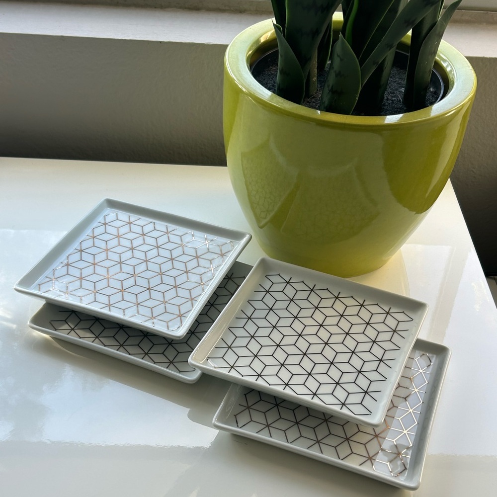 Modani Geometric Patterned Square Plates - Picture 3 of 6